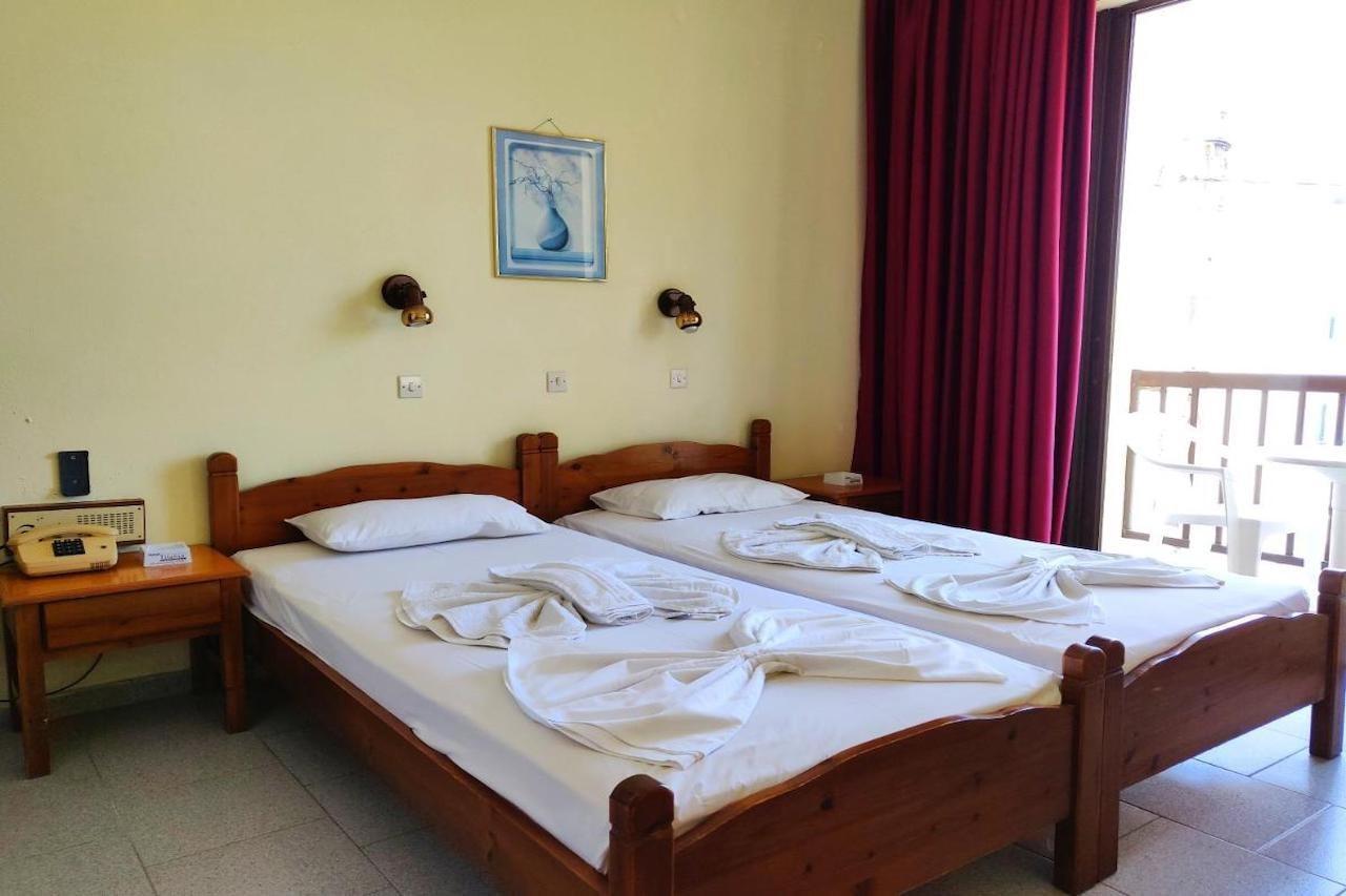 Titania Hotel Karpathos Exterior foto