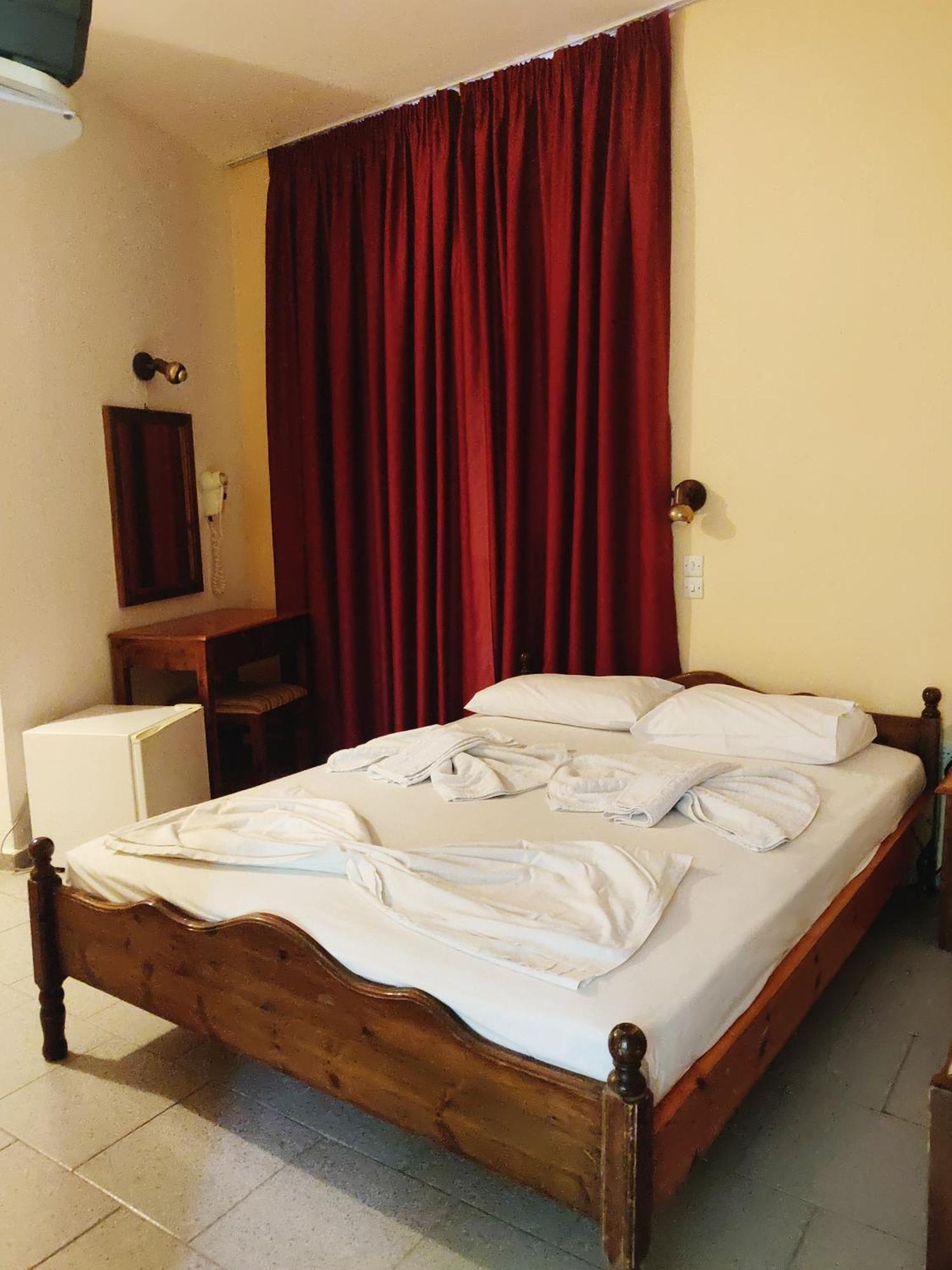 Titania Hotel Karpathos Zimmer foto